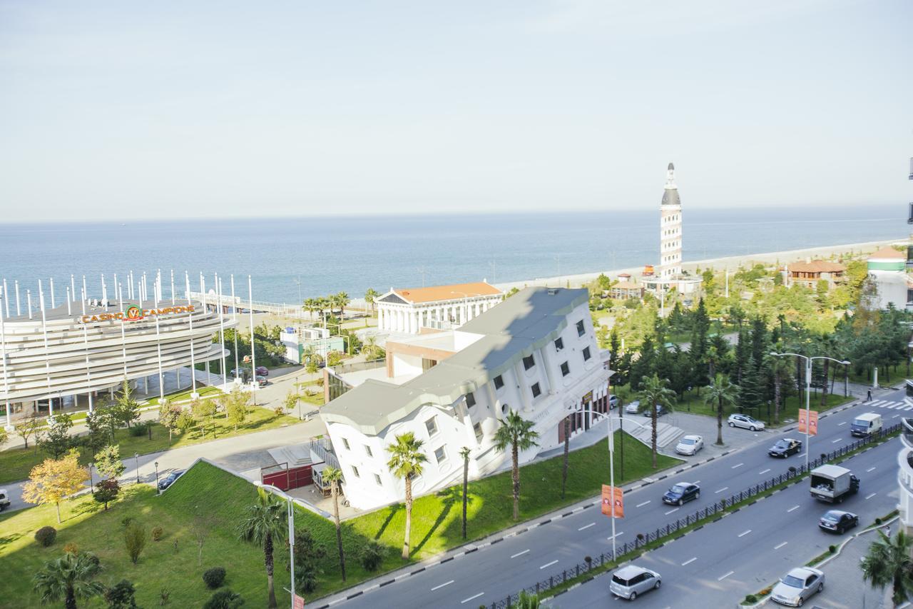 Panorama Sea Tower Aparthotel Batumi Exterior foto