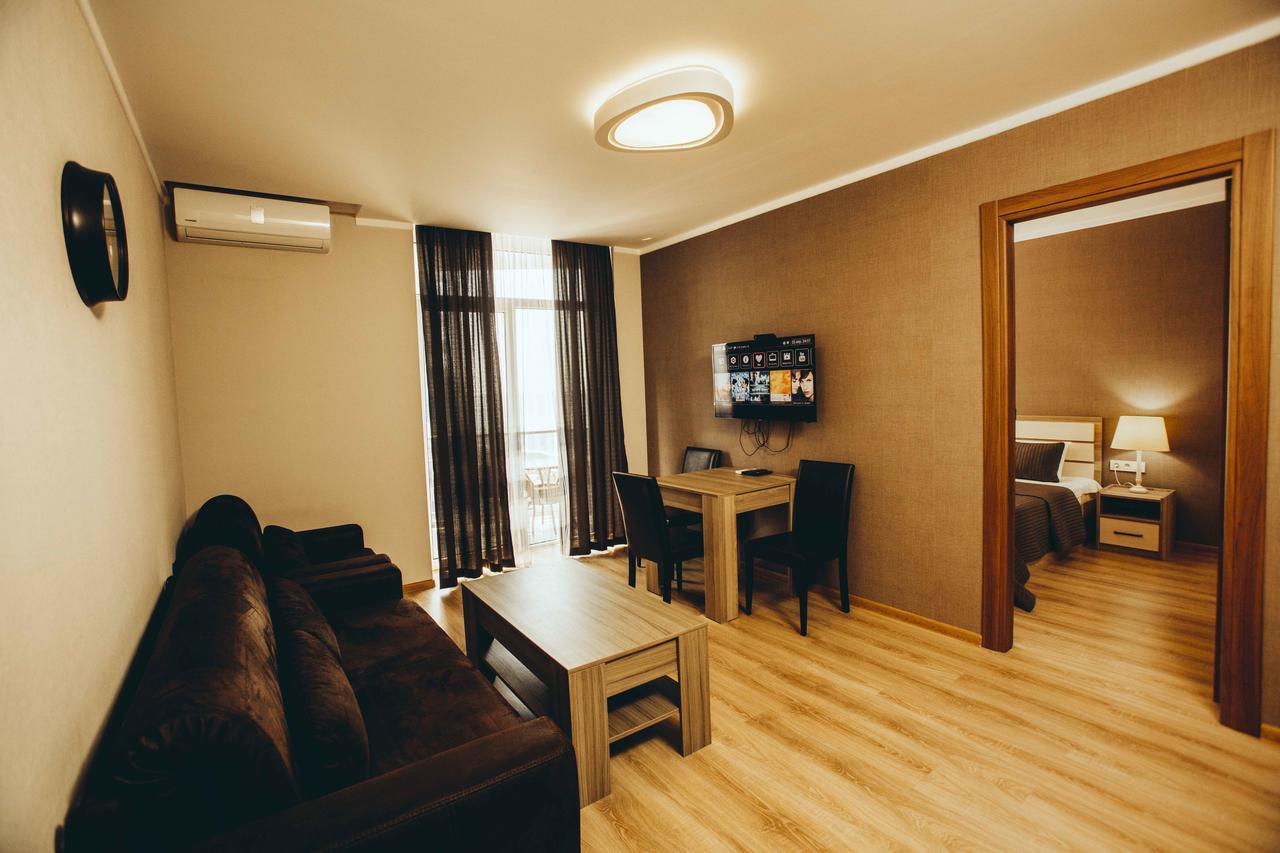 Panorama Sea Tower Aparthotel Batumi Exterior foto
