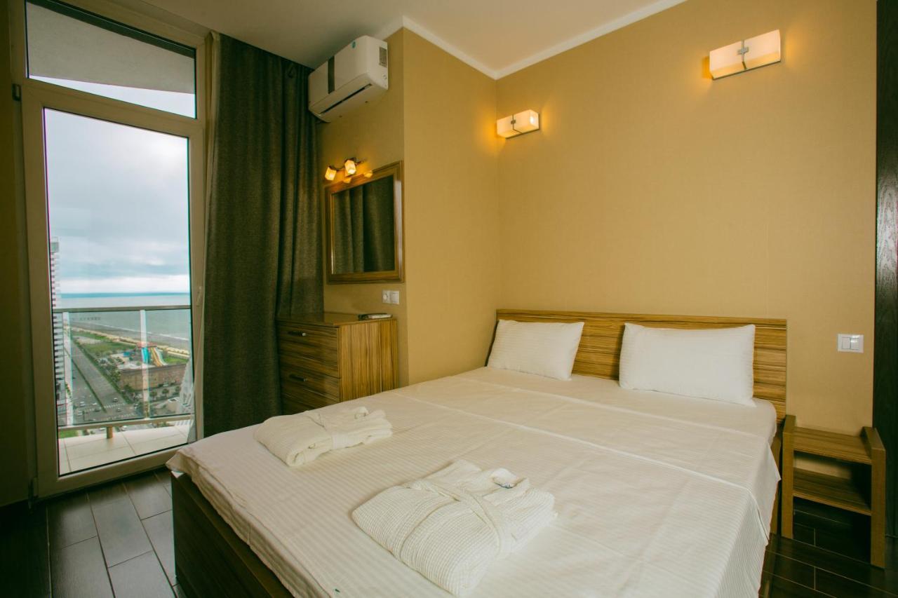 Panorama Sea Tower Aparthotel Batumi Exterior foto